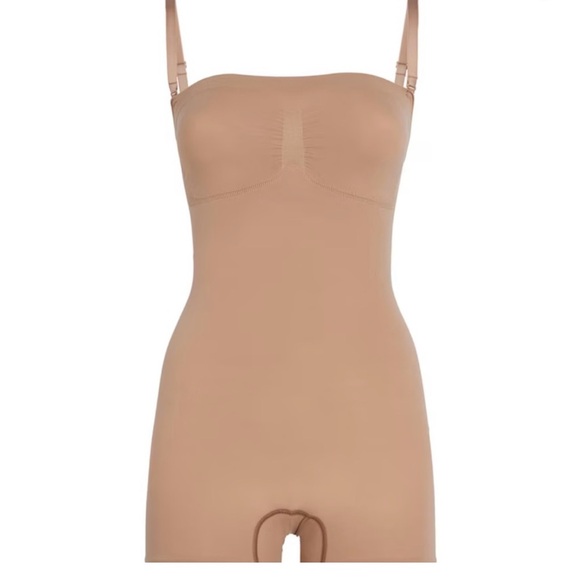 SKIMS Other - SKIMS Sienna Nude Shapewear Bodysuit